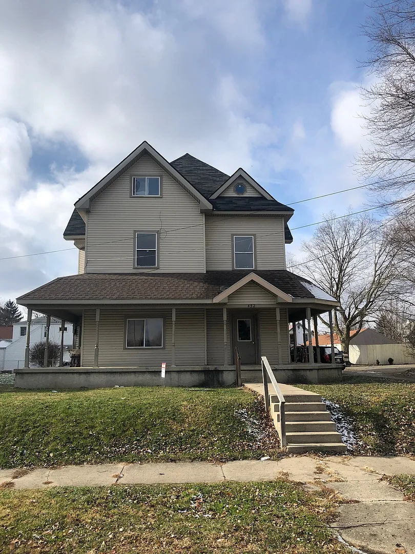 452 S. Main St. — Photo 2