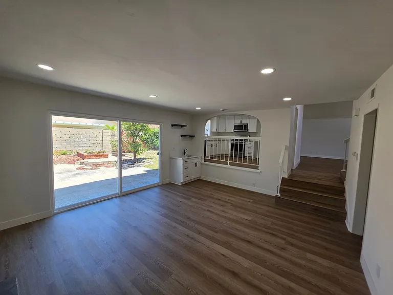 8831 Sailport Dr — Photo 11