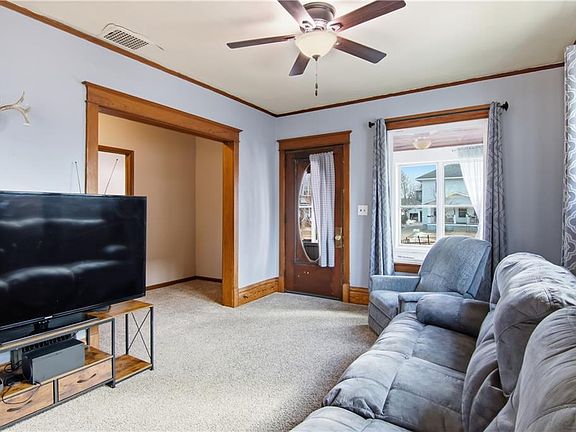 4th image of 626 Spring Street