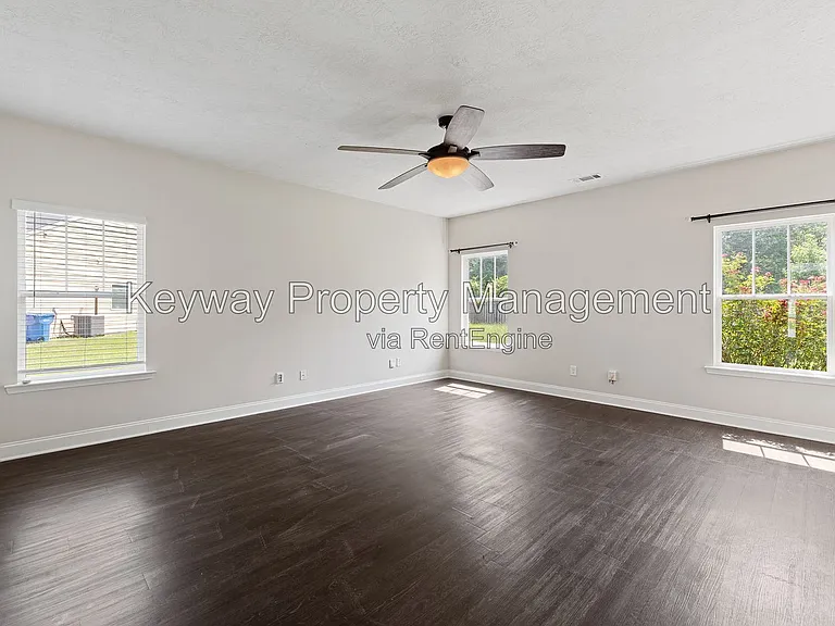 135 Beallwood Dr — Photo 7