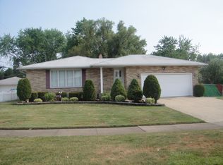 10465 Moore Dr, Parma, OH 44130