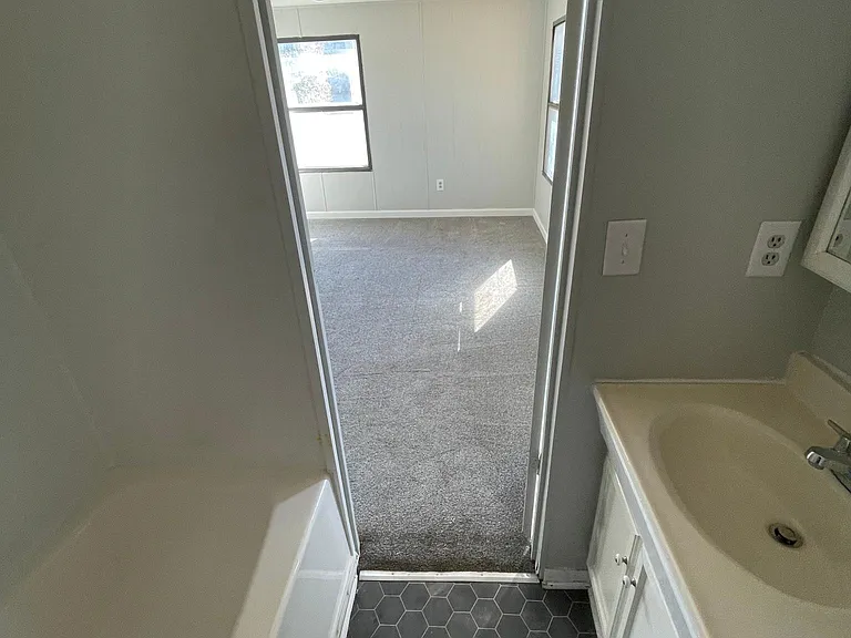 60 Circle Dr — Photo 22