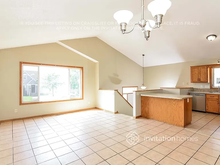 351 4th Ave S — Photo 6