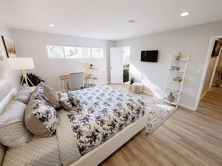 11153 Morrison St — Photo 12