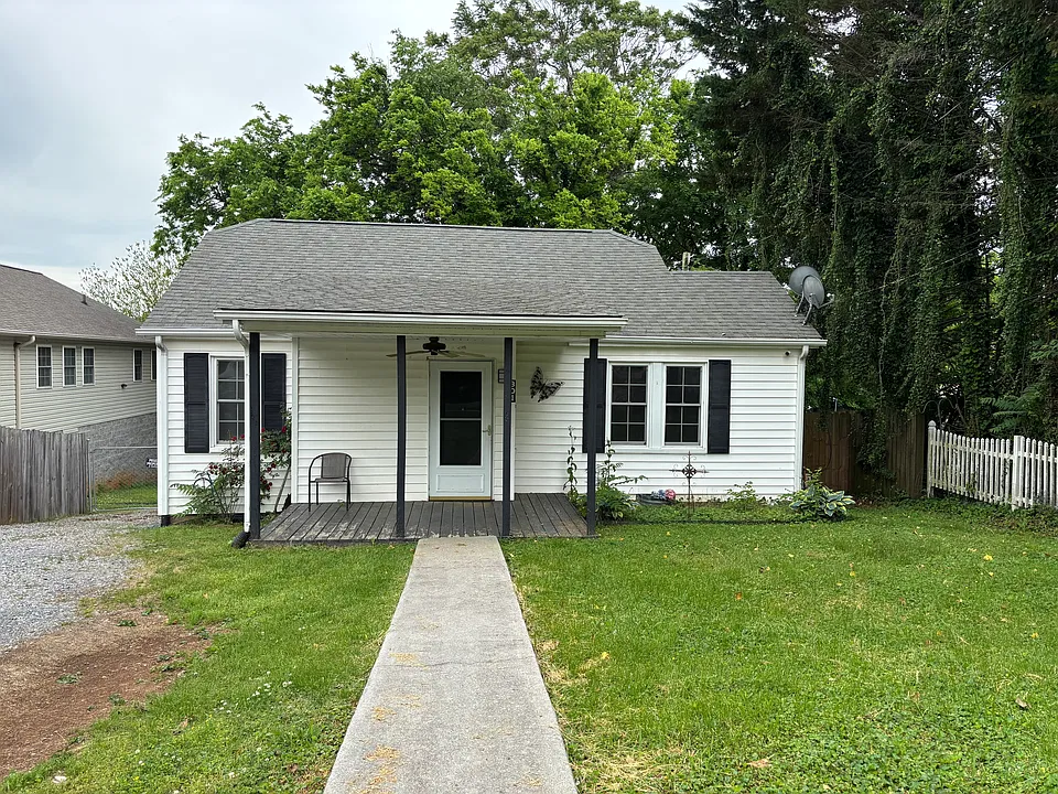 301 Forrest Ave