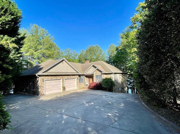 1831 Sandy Cove Dr
