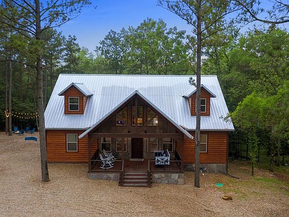 2nd image of 299 Poplar Cir