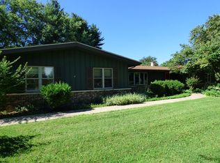 42W310 Foxfield Dr, St Charles, IL