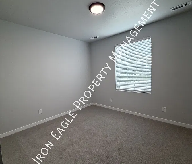 1086 Woods Bog Ct — Photo 16