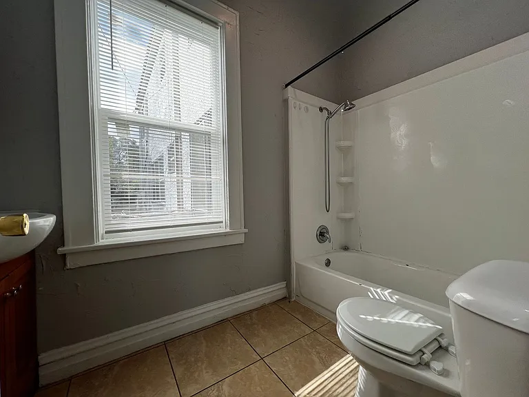 Stetson Apartments — Photo 7