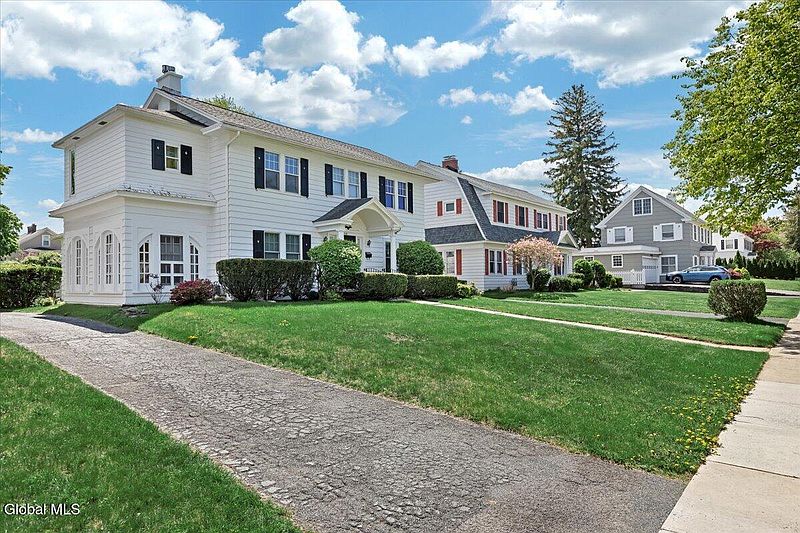 2nd image of 246 S Main Avenue