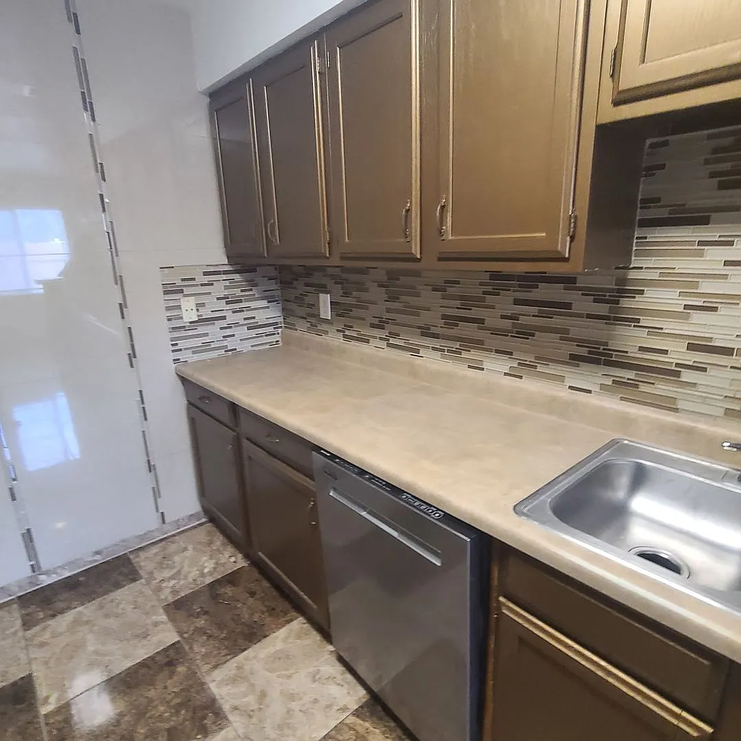 Spacious 3 BR+study/2.5 bath end-unit townhome w/balcony & patio! — Photo 4