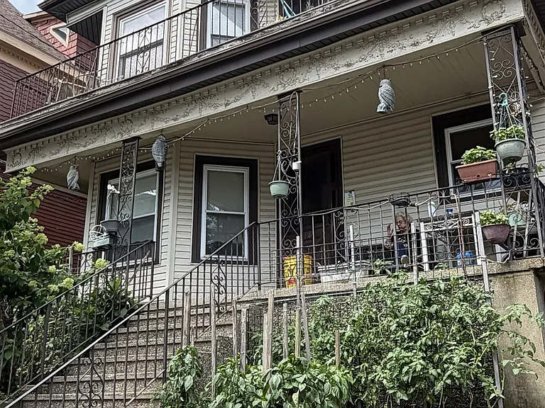 138 Lowell St #2 — Photo 8