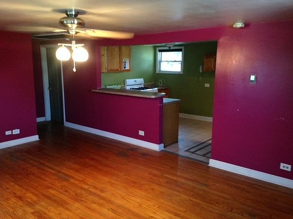 4th image of 3058 Elm St