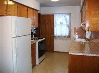 1001 4th St, Harvard, IL 60033