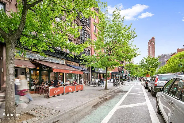 Sold by Sotheby's International Realty | media 7