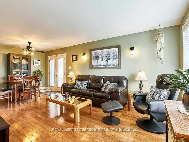 304 Palmerston Ave #MAIN — Photo 3