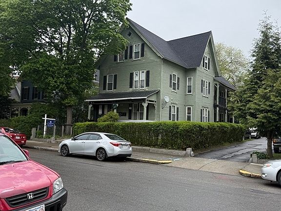 4th image of 39 Woodland St