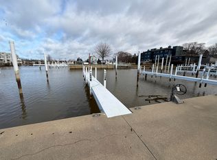 366 Peninsula E, New Buffalo, MI 49117