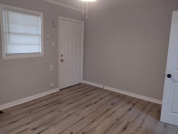 5th image of 5062 Butler St