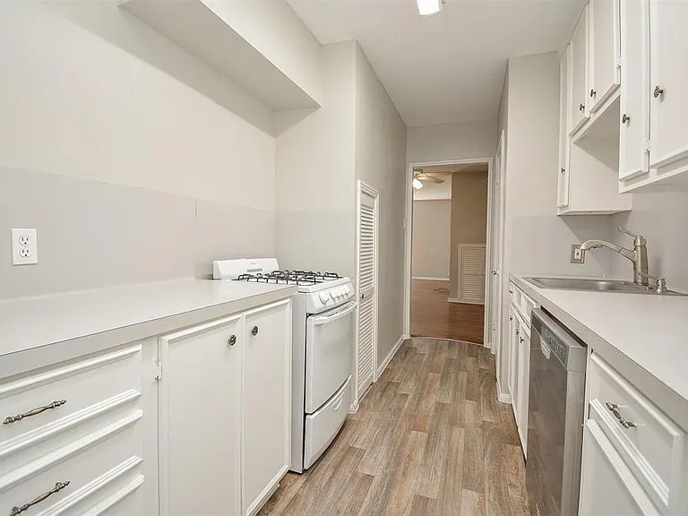 2718 Wroxton Rd #3 — Photo 14