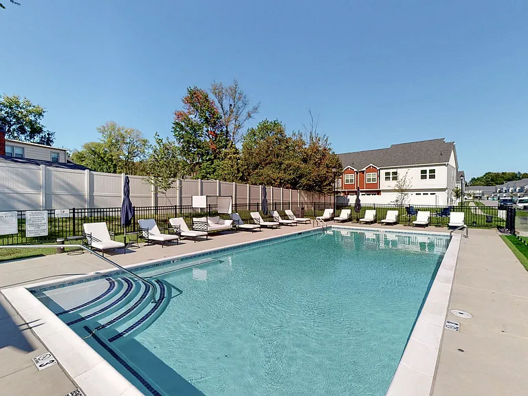 Bull Run Townhomes — Photo 8