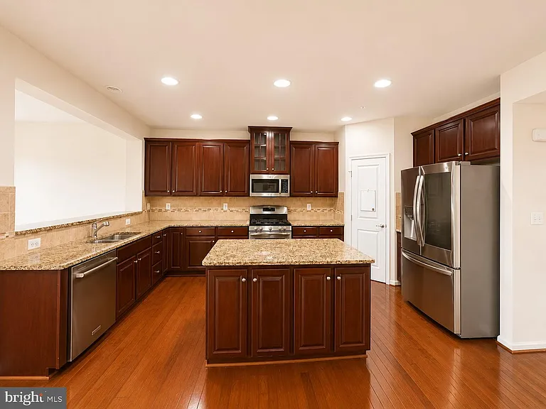 22605 Winding Woods Way — Photo 12