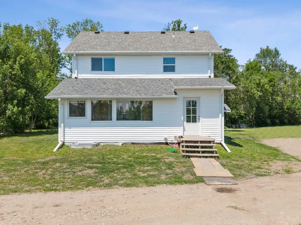 16677 18th St SE, Gardner, ND 58036