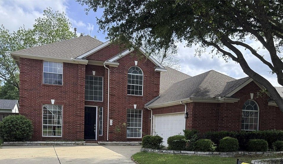1st image of 2105 Woodview Dr