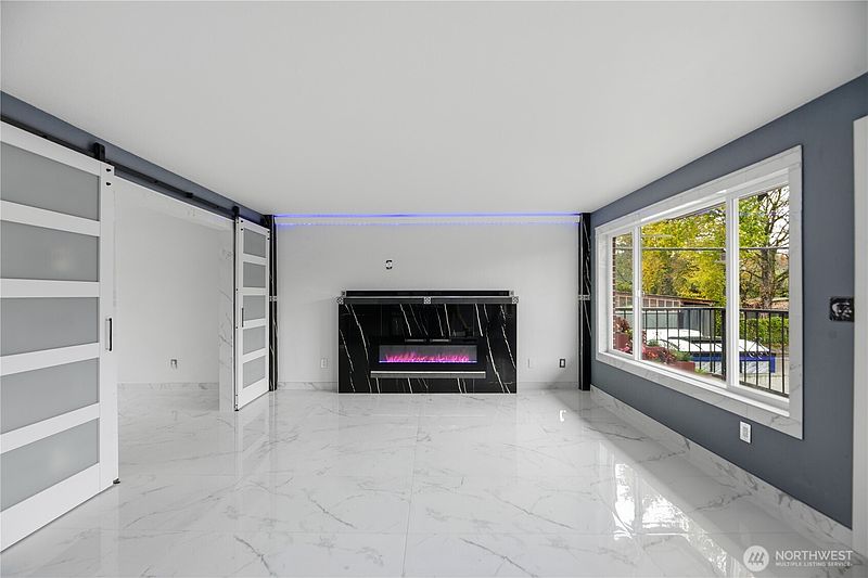 3rd image of 748 S Cloverdale Street #8