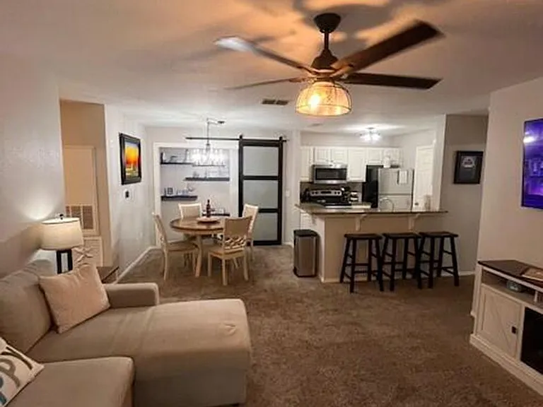 201 Cape Cod Dr — Photo 2