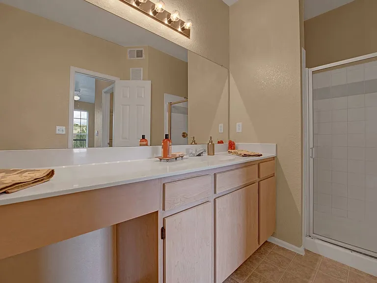 Camelback Pointe — Photo 9