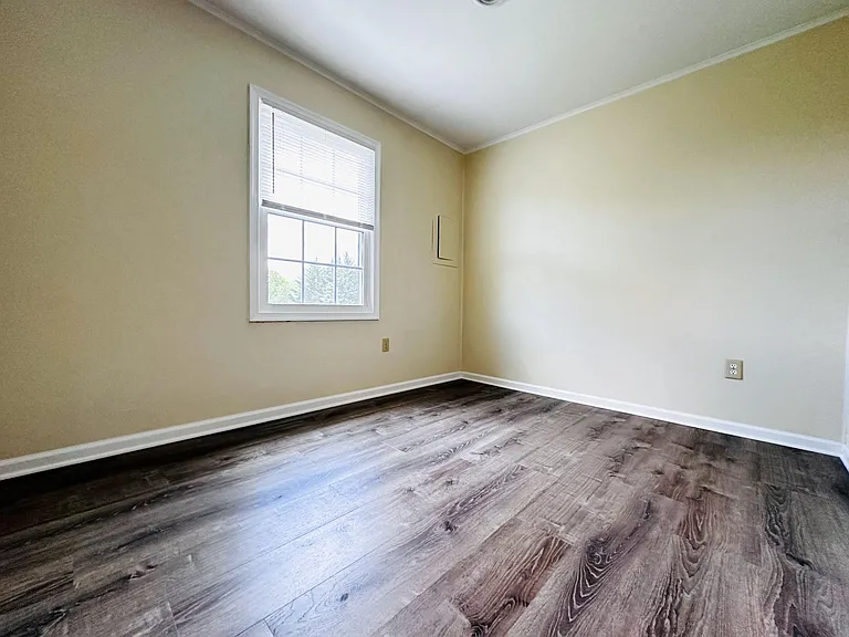 1111 E 11th St #B — Photo 13