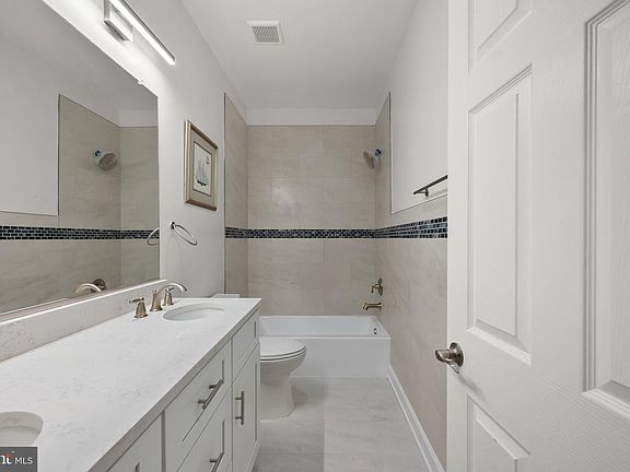 3rd image of 5201 Carolyns Way