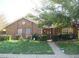 3621 Boxwood Dr, Grand Prairie, TX 75052