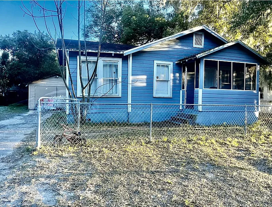 444 Duray St