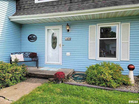 2nd image of 424 Hemlock Dr