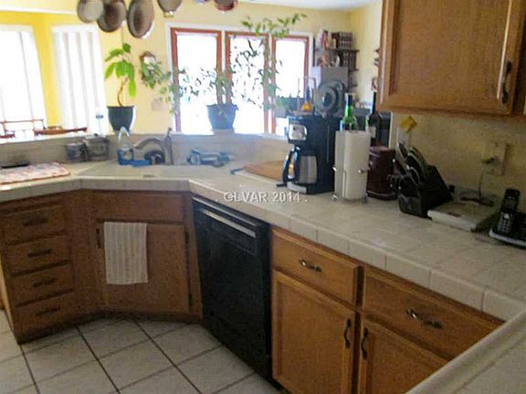 4th image of 907 Possum Hill St