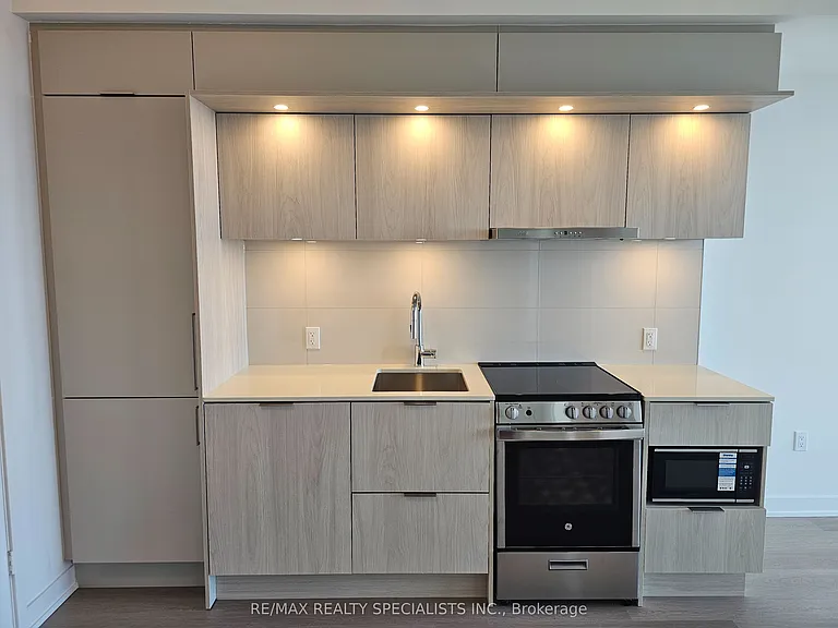 448 Burnhamthorpe Rd W #3810 — Photo 3