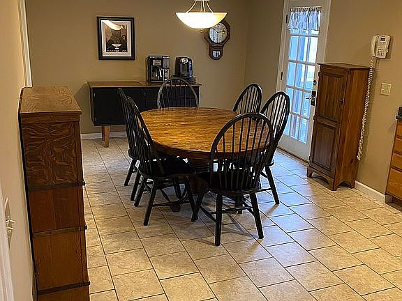 4th image of 3952 Malaer Dr