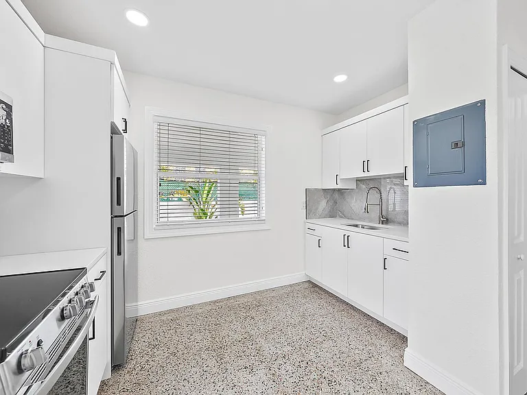 3808 Broadway #3 — Photo 6