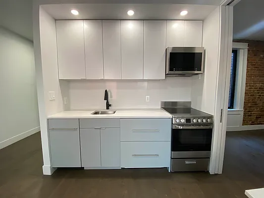 Rented by Besen Partners, LLC | media 14