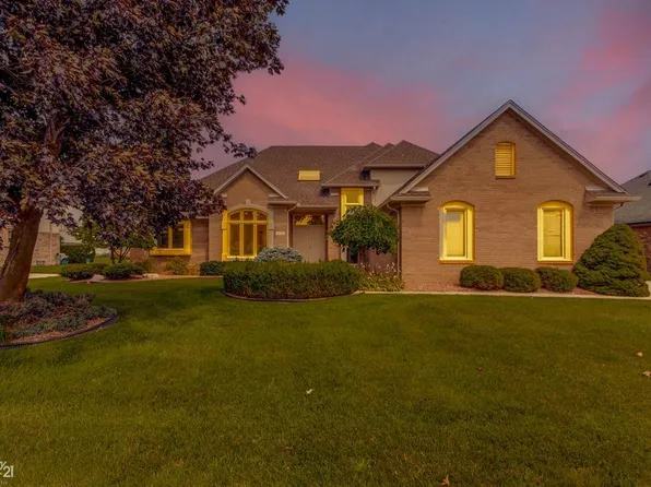 4397 Chablis Dr, Sterling Heights, MI 48314