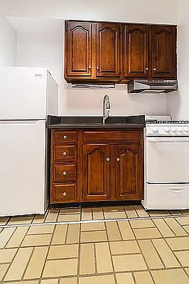 5th image of 333 E 54th St APT 3H
