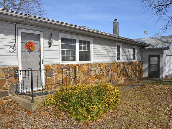 3rd image of 13582 Farm Road 2175