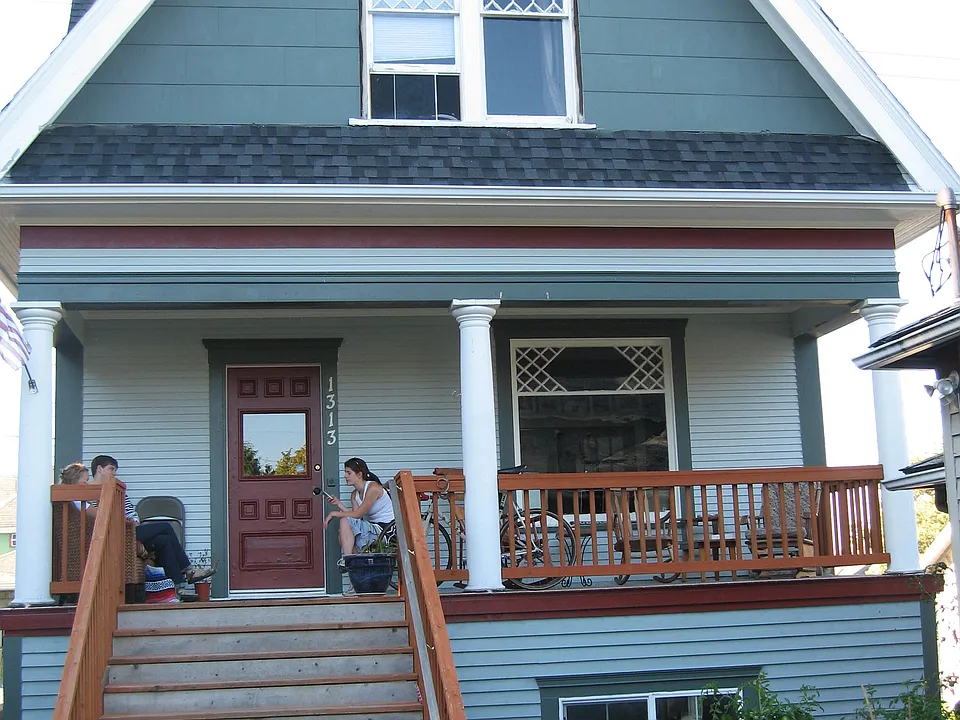 1313 High St