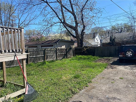 4th image of 3409 W 136th St