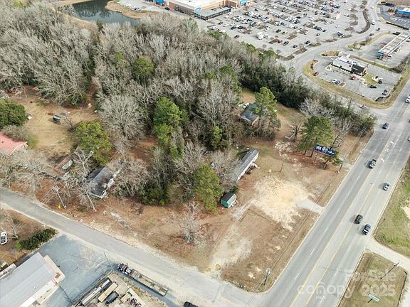 3rd image of 1048 Chesterfield Hwy