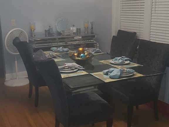 3rd image of 1352 N Lockwood Ave