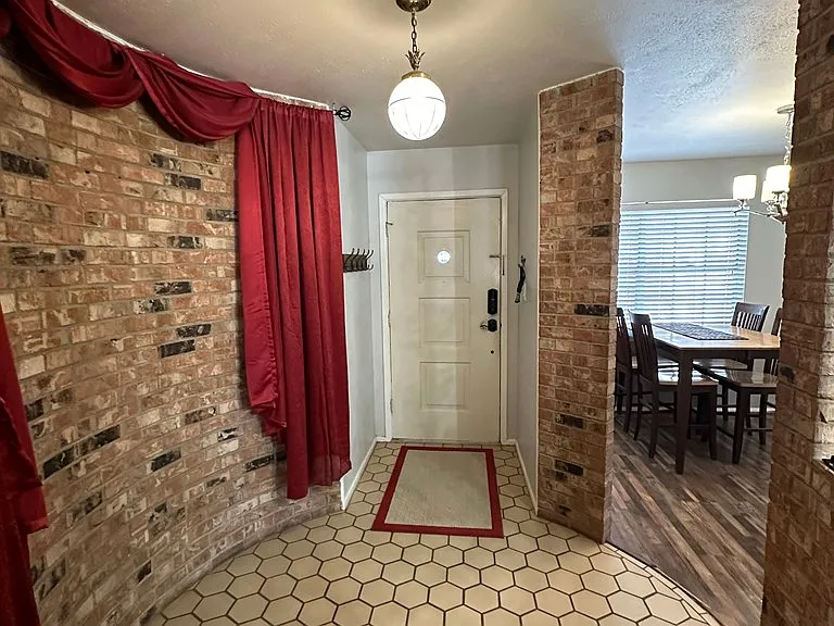 3317 Providence Dr — Photo 3